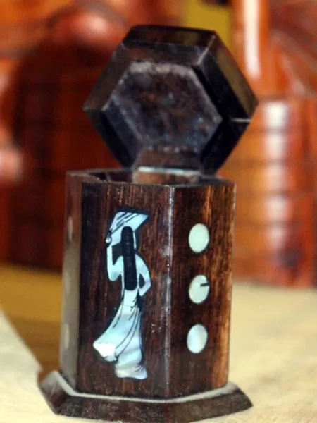 Ống tăm khảm trai