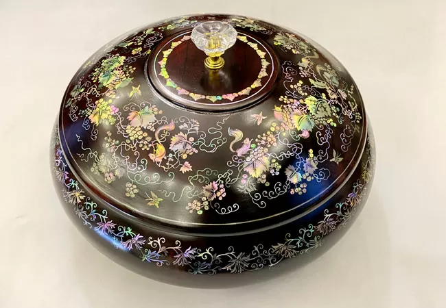 Tráp gỗ trắc khảm